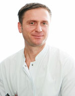 Chefarzt Dr. med. univ. Edmond Skenderaj