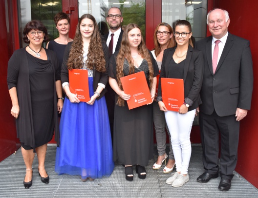 Gruppenbild mit den Prüfungsbesten
