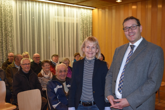 Dr. Bösch und Marion Zimmermann von der vhs